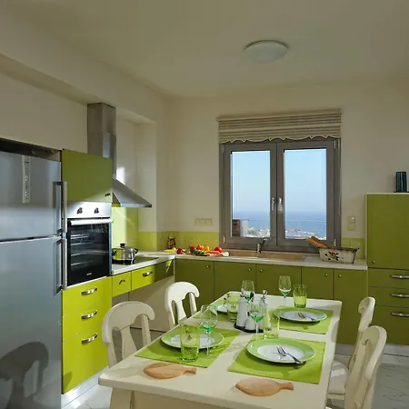 Danaes Luxury Vila *